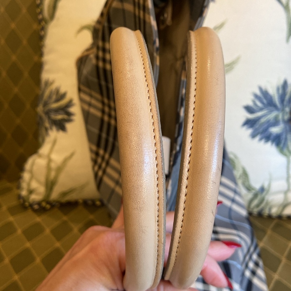 Authentic Burberry tote bag - Picture 8 of 15